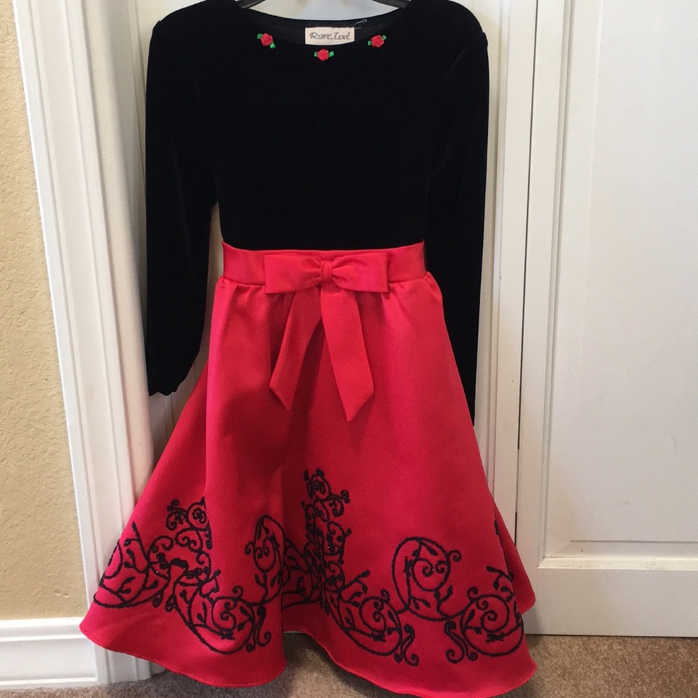 Like new Girls Long Sleeve Dress size 5